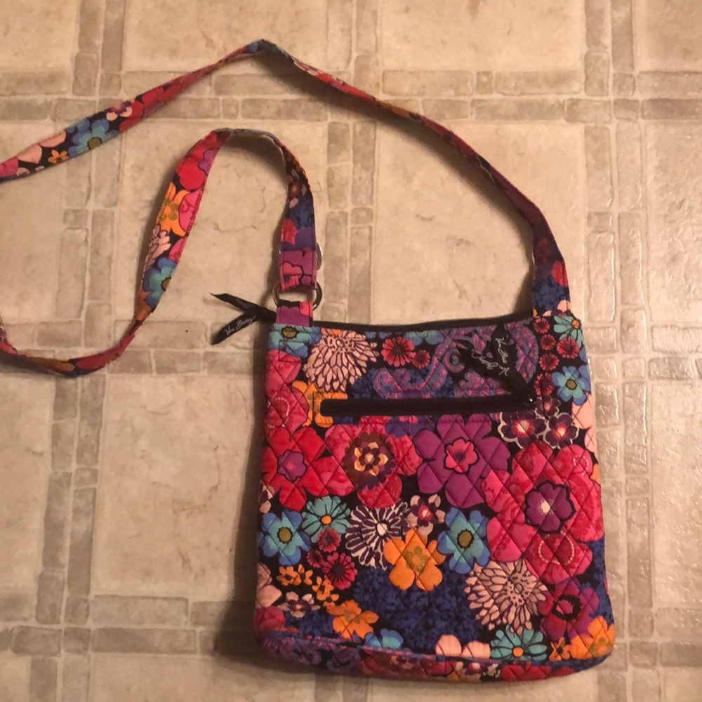 Vera Bradley Hipster Purse! 🌺
